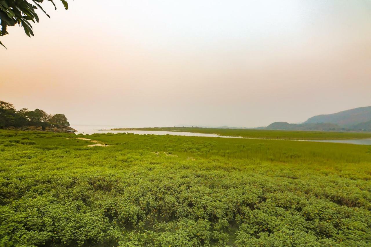 โอโย 36006 อีสเทิร์น รีทรีต Hotel Nunmati ภายนอก รูปภาพ